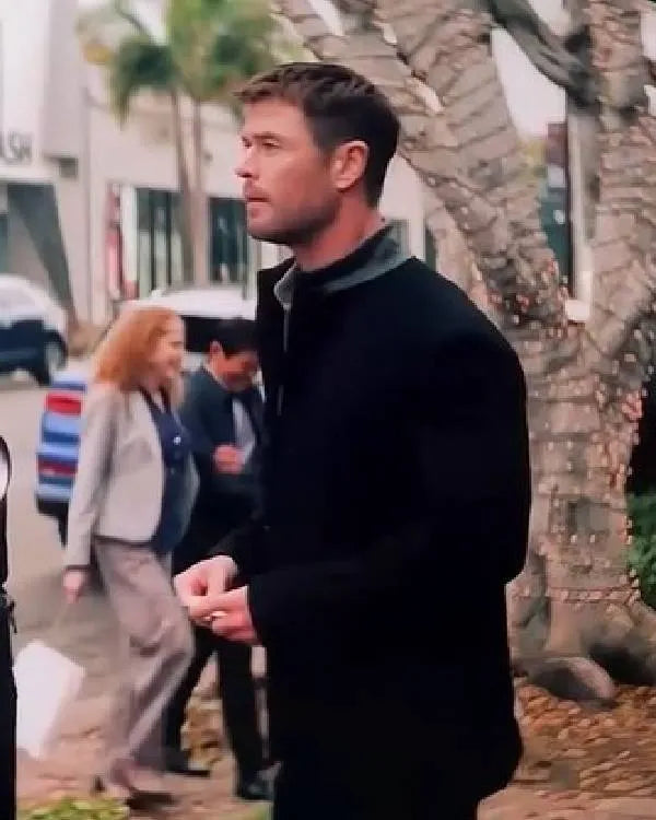 Crime 101 Chris Hemsworth Black Coat