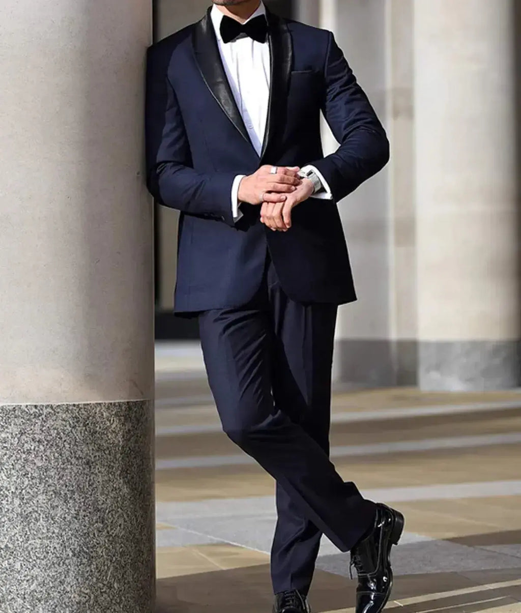Finding Mr Christmas S02 Jonathan Bennett Suit WorthVee
