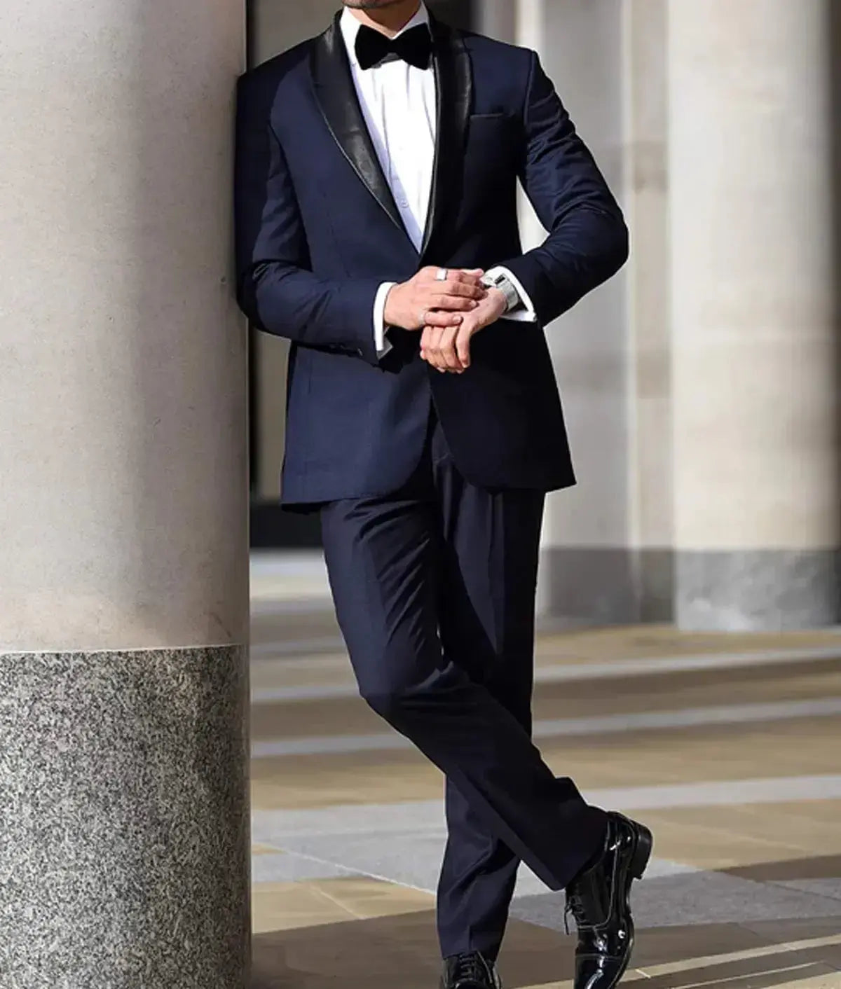 Finding Mr Christmas S02 Jonathan Bennett Suit WorthVee
