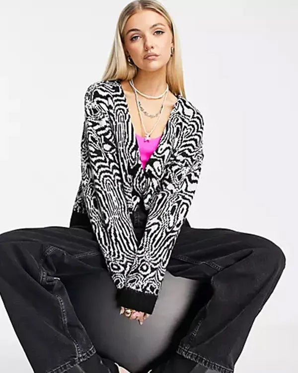 Gen V S01 2023 Jaz Sinclair Black & White Wavy Print Cardigan