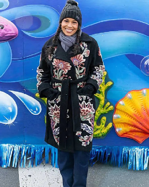 Jordin Sparks 6abc Dunkin’ Thanksgiving Day Parade Black Floral Coat