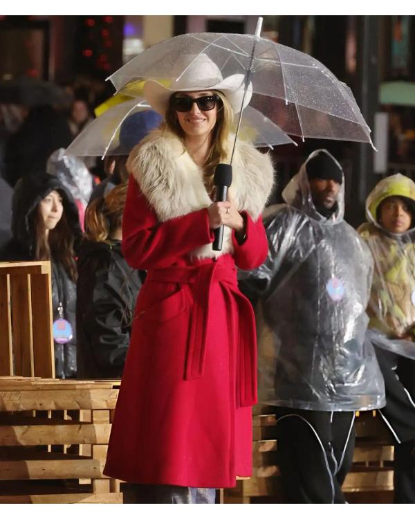 Macy’s Thanksgiving Day Parade 2025 Lainey Wilson Coat