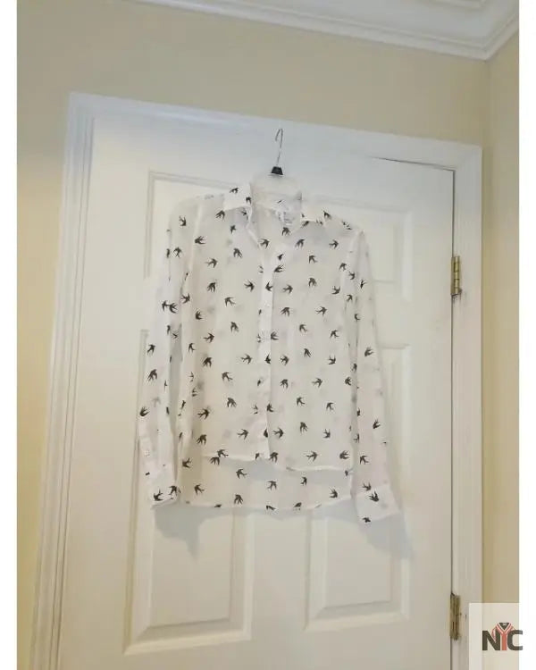 Leverage S05 Beth Riesgraf Black Birds Print Blouse Clanton Jacket
