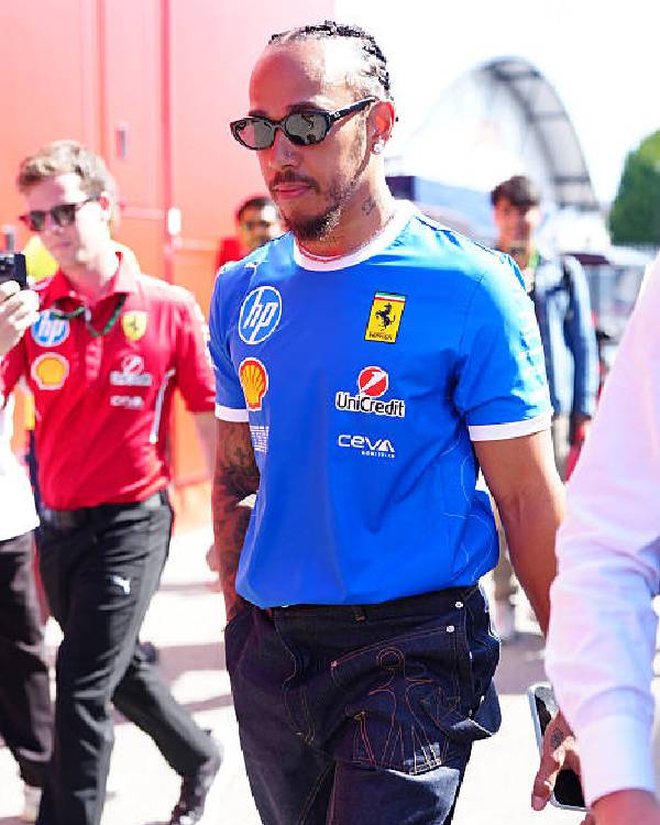 Lewis Hamilton Scuderia Ferrari Hp Team T-shirt WorthVee