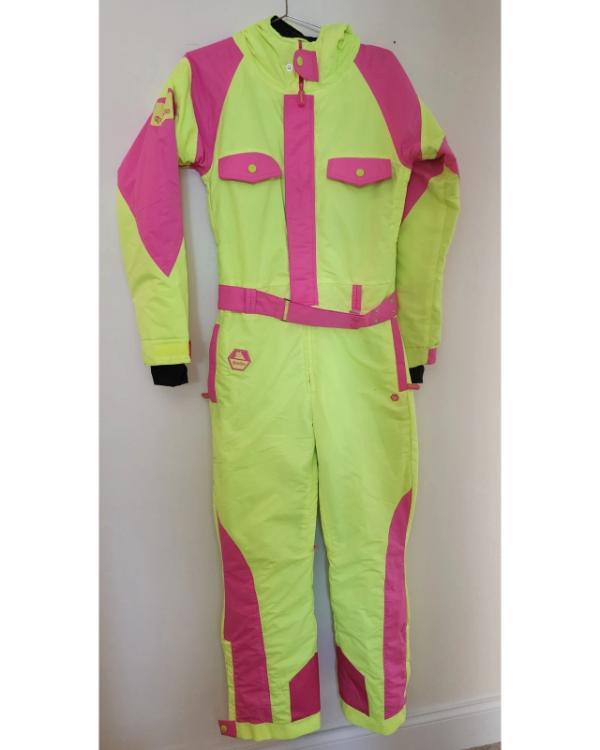 Finding Mr Christmas S02 Melissa Peterman Yellow Ski Suit
