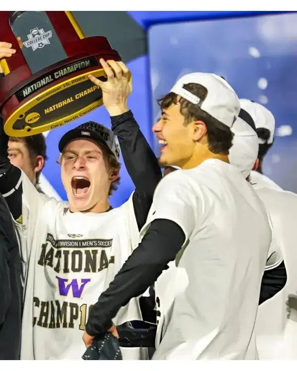 Washington Huskies NATIONAL W CHAMPIONS T-Shirt WorthVee